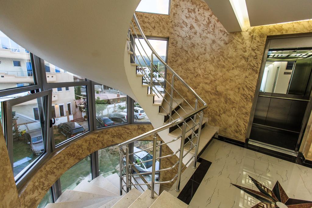Hotel Edita Ulcinj Exterior photo