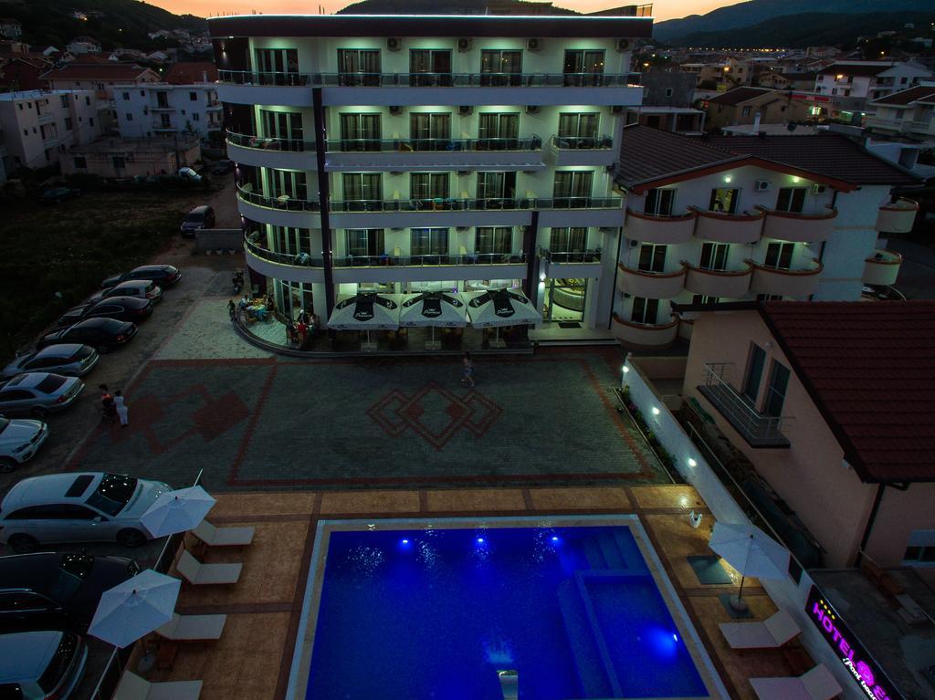 Hotel Edita Ulcinj Exterior photo