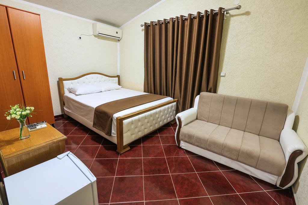 Hotel Edita Ulcinj Exterior photo
